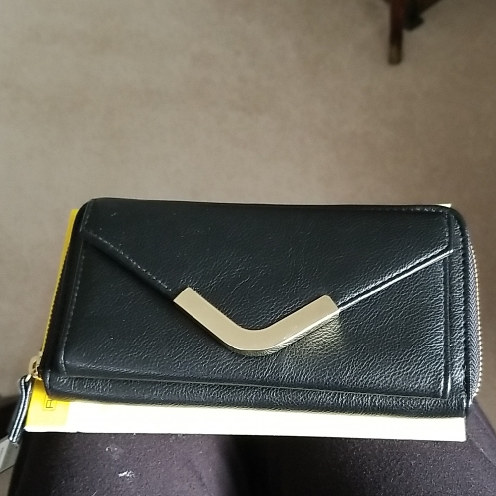 Elegant Black Leather Wallet. Safe Keeper RFID Blocking Wallet